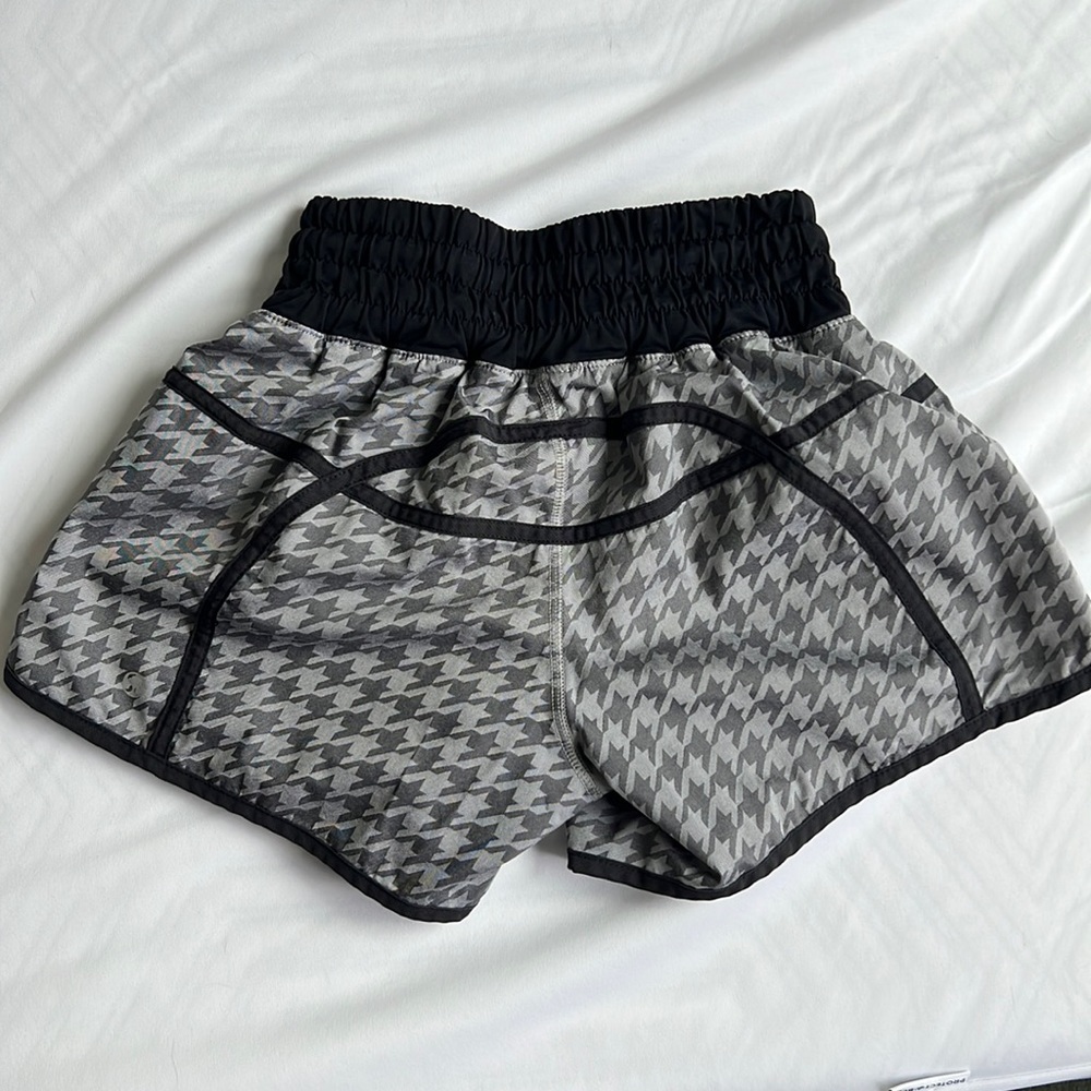 Lululemon tracker short 4 houndstooth print